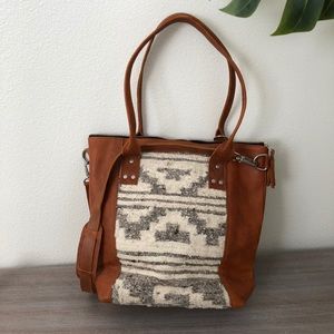 ✨ Woven& Hyde Leather tote ✨